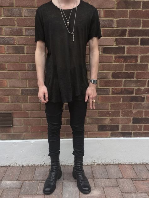 Edgy Guy Outfits, Outfits For Men Summer, Pop Punk Outfits, Punk Outfits Men, Summer Goth Outfits, Soft Boy Outfits, Soft Goth, Goth Streetwear, Goth Guys