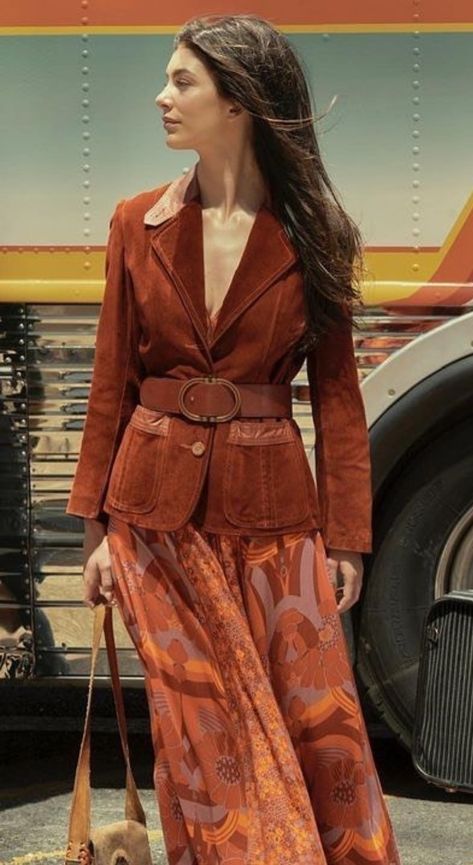 Laid Back 70s Style, Firefly Lane 70s Outfits, Modern 60s Outfits, 70s Inspired Fashion Summer, Daisy Jones Fashion, Daisy Jones Outfit, Camilla Dunne, 70s Fall Fashion, Folk Outfit