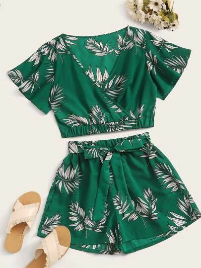 Shorts Outfit, Belted Shorts, Crop Top Outfits, Tween Outfits, Cute Summer Outfits, Girls Fashion Clothes, Outfit Goals, Leaf Print, Teen Fashion Outfits