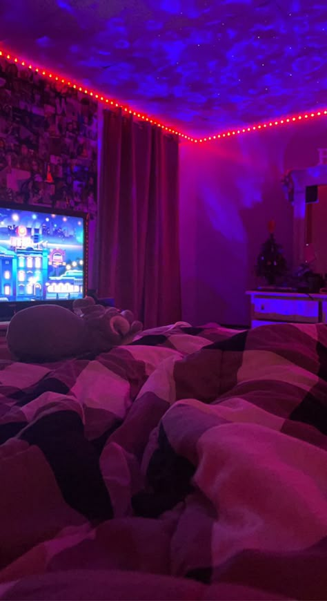 Cinema At Home, Mc Ig, Bedroom Pics, Bad Room Ideas, Vibe Rooms, 2023 Love, Led Lighting Bedroom, Luxury Room Bedroom, Pinterest Room Decor