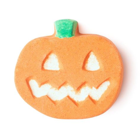 Halloween Beauty Products, Pumpkin Skincare, Lush Halloween, Witchy House, Black Pepper Oil, Halloween Beauty, Lush Bath, Lush Products, Pumpkin Gift