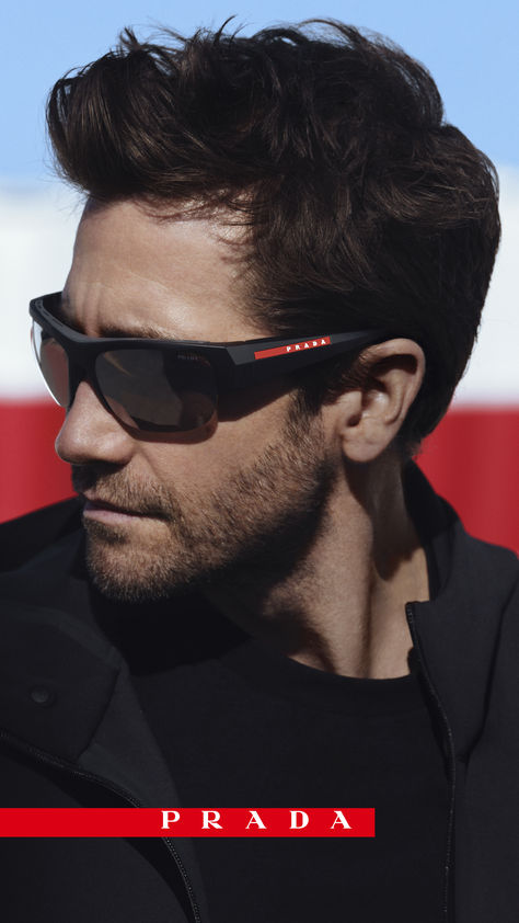 The new Prada Linea Rossa eyewear collection embodies the spirit of the 37th America's Cup competition with aerodynamic wraparound and ultra-light sporty frames inspired by the new AC75 Luna Rossa boat. Prada Eyewear Men, Tom Cruise Hot, America's Cup, Things To Do With Boys, Prada Eyewear, Aesthetic Eyes, Jake Gyllenhaal, Mens Eyewear, Family Fashion