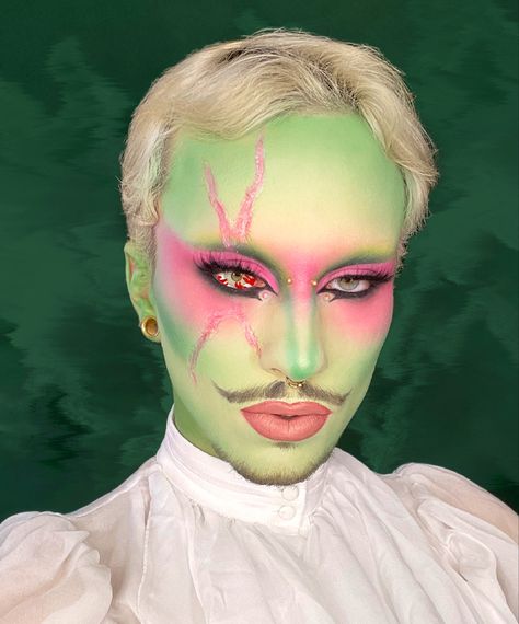 Green pink alien editorial sfx drag genderfuck makeup eyeliner blushy scar Alien Drag Makeup, Alien Glam, Alien Editorial, Green And Pink Makeup, Green Face Paint, Drag Kings, Pink Alien, Alien Makeup, Drag Makeup