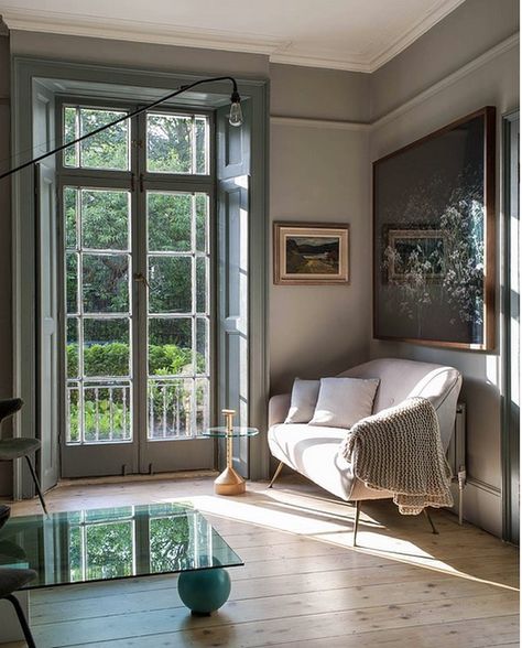 This beautiful three bedroom Grade II listed Georgian house is a wonderful example of a harmonious combination of old and new . Courtesy of #themodernhouse interiors by #fayetoogood #interiordesign #theworldofinteriors Modern Georgian Interiors, Modern Georgian, Georgian Style Homes, Home Paint Color, Georgian Interiors, Georgian Townhouse, Lots Of Windows, Georgian Homes, Wooden Floor