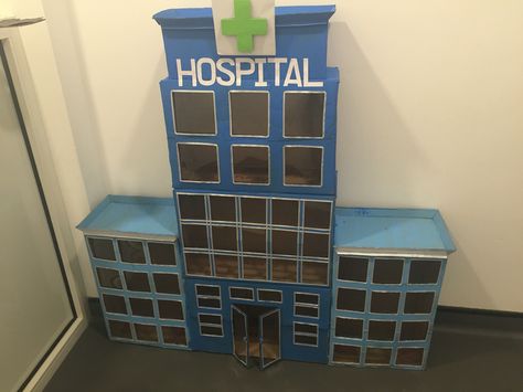 Hospital cardboard Recycle Cardboard Hospital, Cell City, Cereal Box Craft, Cardboard City, Cardboard Recycling, Building Crafts, Iphone Wallpaper For Guys, Desain Buklet, Cardboard Toys