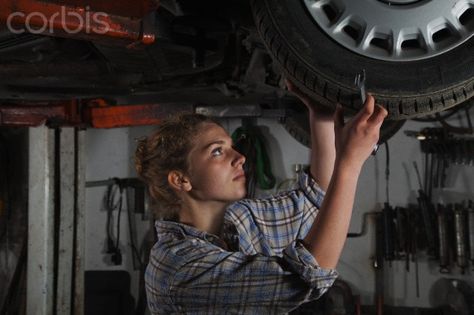 Mechanic senior picture ideas. Grease monkey senior pictures. #mechanicseniorpictures Profession Aesthetic, Mechanic Lifestyle, Anarchy Aesthetic, Monkey Aesthetic, Girl Mechanic, Mechanics Aesthetic, Woman Mechanic, Girl Mechanics, Grease Monkey