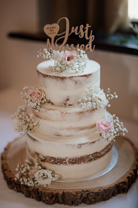 Blush Wedding Cake Elegant, Engagement Cake With Flowers, Rustic Engagement Cake, Gypsophila Cake Decoration, Buttercream Wedding Cake Elegant, Gypsophila Wedding Cake, Naked Wedding Cakes With Flowers, Naked Wedding Cakes Rustic, Naked Cake Wedding Rustic