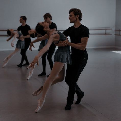 Ballet Couple, Dance Aesthetic, Ballet Beauty, Dance Dreams, Dance Tutorial, Ballet Inspiration, Dancing Aesthetic, Dance Academy, Ballet Photography