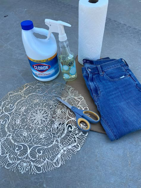 DIY Bleach Printed Jeans - The Shabby Tree Jeans With Bleach Design, Diy Jeans Bleach, Cyanotype Jeans, Braiding Fabric, Bleach Beach, Bleaching Jeans, Diy Patchwork Jeans, Bleach Printing, Bleach Pen Designs