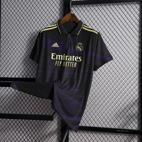 Real Madrid Concept Kit on Behance Real Madrid Dress, Branding Social Media, Ui Ux Designer, Ux Designer, Hello There, Real Madrid, Logo Branding, Adidas Jacket, Madrid