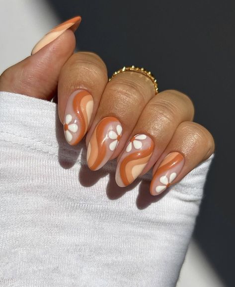 Trendy Classy Nails, Swirl Nail Art, Fake Nails White, Klaus Hargreeves, Beachy Nails, Milky Nails, Nagellack Trends, Fall Gel Nails, Cute Nails For Fall