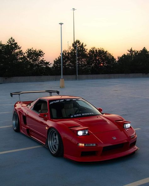 Lightning Mac Queen, Acura Nsx 1991, Honda Nsx Type R, Honda Sports Car, Honda Nsx R, Nsx Na1, Small Luxury Cars, Best Jdm Cars, Drifting Cars