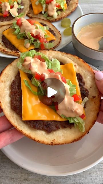 129K likes, 812 comments - fitwaffle on December 17, 2023: "CHEESEBURGER TACOS 😍

These cheeseburger tacos taste incredible and they’re so easy to make!
Beef patty, burger sauce, pickles, American cheese, lettuce and tomatoes (because tomatoes belong in burgers and no one can tell me otherwise 👀)

All you need is: 

Burger sauce:
3 tbsp Mayo
2 tbsp Ketchup
1 tbsp Mustard

Tacos:
4 Mini tortillas
240g Minced beef or burger patties - seasoned with salt & pepper (divided into 4)
American cheese
S Cheeseburger Tacos, Mexican Soup Recipes, Minced Beef, Burger Patties, Mexican Soup, Mini Tortillas, Taco Sauce, Burger Sauce, Beef Patty