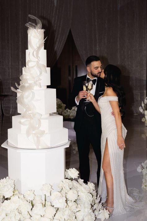 A Dreamy Winter Wonderland Wedding Comes to Life in Melbourne, Australia for This Couple Celebrity Wedding Cakes, Tall Wedding Cake, J Aton Couture, Wedding Cake Setting, Tall Wedding Cakes, Dream Wedding Decorations, Luxury Wedding Cake, Fancy Wedding Dresses, Winter Wonderland Wedding