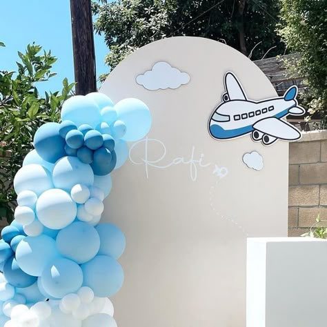 Lpine Events LLC on Instagram: "Baby Rafi’s this airplane ✈️ theme on clouds ☁️ Complete set up : @lpine_events Airplane : @bees_partydecor #babyshower#genderreveal#mommytobe#airplane" Airplane Decorations Party, Landing Soon Baby Shower Theme, Airplane Backdrop, Airplane Birthday Theme, Airplane Baby Shower Theme, Cloud Baby Shower Theme, Airplane Party Decorations, Airplane Birthday Party Decorations, Time Flies Birthday