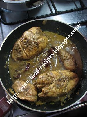 This Goan Roast Chicken recipe is fairly simple to make, it involves the Goan… Pork Vindaloo, Goan Food, Roast Chicken Recipe, Chicken Roast, Five Spice, Goan Recipes, Chicken Recipies, Garden Cooking, Vindaloo