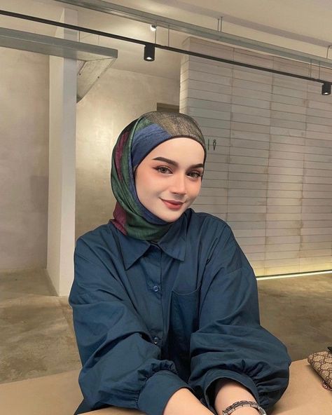 Simple Outfits With Jeans Casual, Cute Simple Outfits With Jeans, Outfits With Jeans Casual, Simple Outfits With Jeans, Turkey Hijab, Bawal Printed, Outfits With Jeans, Popular Clothing Styles, Stile Hijab