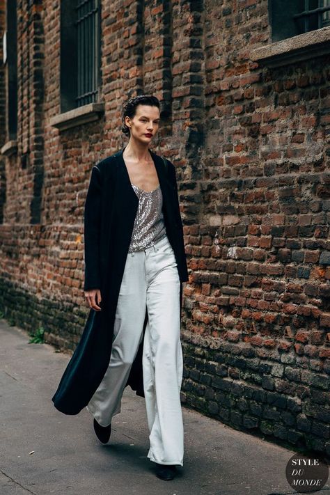 Sara Blomqvist, Hey Babe, Outfit Street, Reportage Photography, Top Moda, Teenage Girl Outfit, White Trousers, Street Snap, Streetstyle Fashion