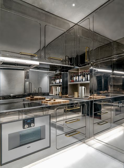 Ego_20 - New York Mirrored Kitchen Cabinet, Modern Industrial Kitchen, Stainless Steel Kitchen Cabinets, Steel Kitchen Cabinets, Stainless Kitchen, Italian Kitchen, Metal Kitchen, Industrial Kitchen, Interior Modern