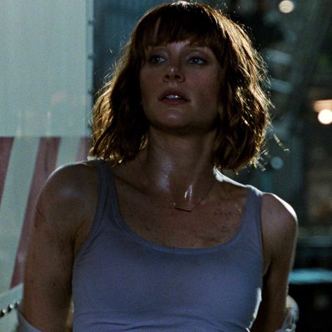 Claire Dearing Hair, Claire Dearing Costume, Jurassic World Claire, Brice Dallas Howard, Claire Dearing, Creative Halloween Costumes Diy, Fictional Character Crush, Jurassic Park Movie, Dallas Howard