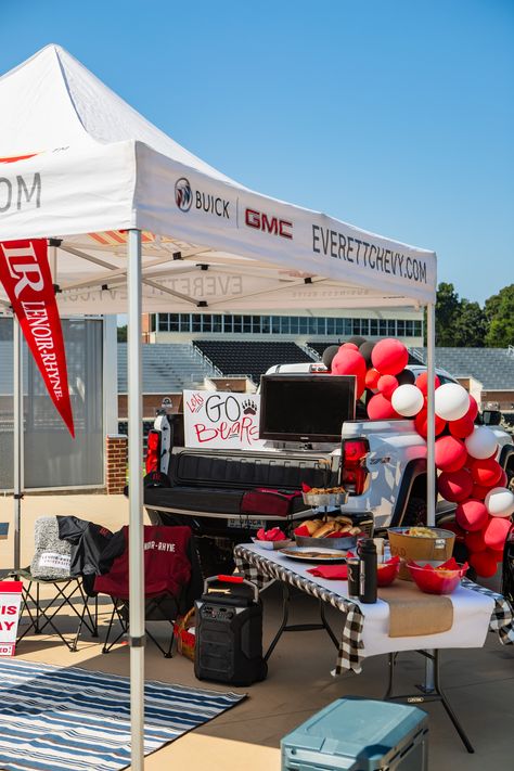 Football season is tailgate season with Everett Chevrolet! Win this Tailgate each home game when you tag us with your LR gear of the week!   #tailgate #tailgating #lenoirrhyne #bearsports #collegefootball #everettauto Sorority Tailgate, Tailgate Decor, Tailgate Decorations, Tailgate Table, College Tailgating, Planes Trains Automobiles, High School Activities, Extra Outfits, Football Tailgate