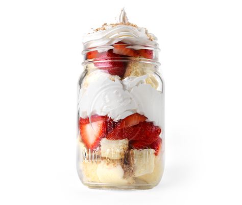 Slim Chickens Jar Dessert, Strawberry Cheesecake Jars, Slim Chickens Jar Dessert Recipe, Desert In A Jar, Cheesecake In Jar, Cheesecake Jar, Slim Chickens, Drink Board, Jar Desserts