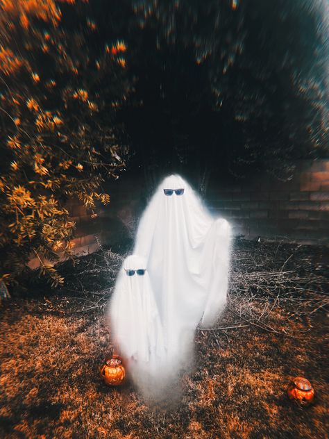 Fun ghost trend photoshoot with my toddler - Caitlin Rice Ghost Trend Photoshoot, Ghost Trend, Ghost Photoshoot, Ghost Photography, Photography Trends, Mom Son, Halloween Ghost, Halloween Ghosts, Cool Art