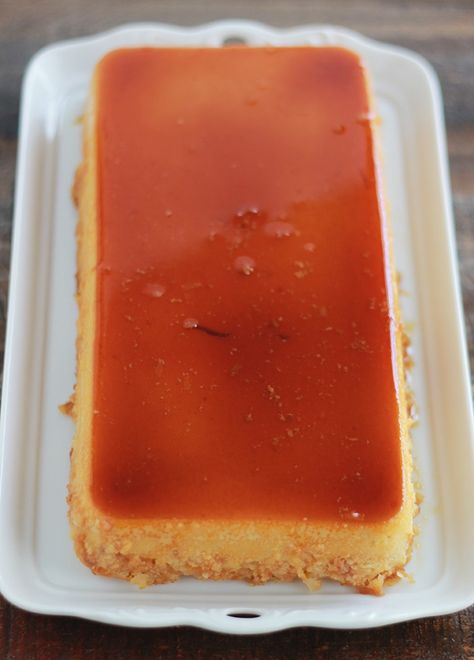 Flan à la noix de coco / flan coco / flan antillais Coco Flan, Healthy Breakfast Recipes Clean Eating, Flan Coco, Coconut Flan, Baking Pans Set, Flan Cake, Coconut Dessert, Caramel Desserts, Flan Recipe