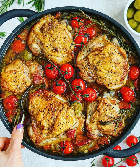 Sicilian Chicken, Rosemary & Smashed Olive Skillet Chicken Rosemary, Sicilian Chicken, Lunch Dinner Ideas, Healthy Lunch Dinner, Cooked Chicken Recipes, Olive Relish, Baked Chicken Thighs, Cooked Chicken, Comfort Dishes