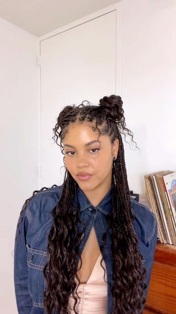 Bun Hairstyles With Knotless Braids, Space Buns Braids Black Women, Space Bun Box Braids, Space Buns Knotless Braids, Knotless Braids Space Buns, Two Space Buns, Space Bun Hairstyles, Braided Space Buns, Space Bun