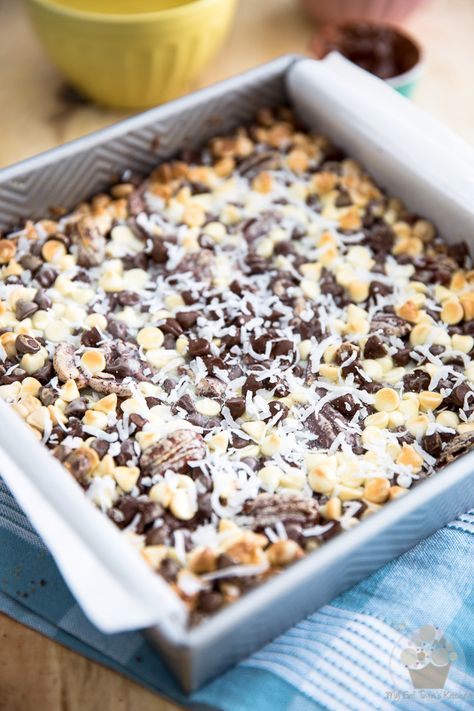 7 Layer Magic Cookie Bars, 7 Layer Cookies, Magic Cookie Bar Recipe, 7 Layer Bars, Food Thoughts, Magic Cookie Bars, Peppermint Hot Cocoa, Layer Bars, Magic Bars