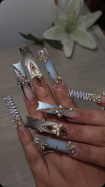 𝐋𝐢𝐜𝐞𝐧𝐬𝐞𝐝 on Instagram Demure Nail Designs, Baddie Square Nails, Complicated Nails, Rich Off Nails, Nail Inspo Long Square, Pom Pom Nails, Purple Bling Nails, Boujee Nails Acrylic Long, White Bling Nails