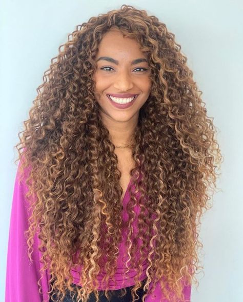 Extra-Long Layered Curly Crochet Hair Long Curly Crochet Hair Styles, Wavy Crochet Hairstyles, Long Curly Crochet Hair, Crochet Wavy Hair, Individual Crochet Braids, Long Crochet Hair, Crochet Braids Hairstyles Curls, Curly Crochet Hair, Crochet Curls