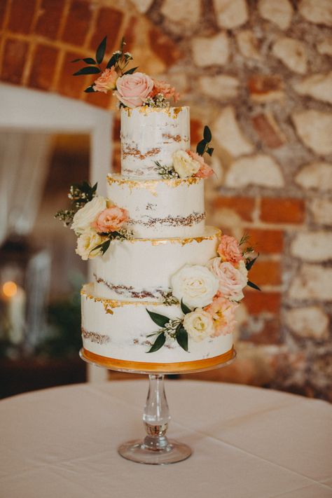 Wedding Cake With Gold Foil, Peach Gold Wedding, Wedding Cake With Gold, Peach Pink Wedding, White And Gold Wedding Cake, Cake With Gold, Blush Wedding Cakes, Pretty Wedding Cakes, Wedding Cake Ideas