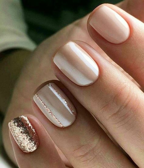 Pink Gold Nails, Ongles Beiges, Everyday Nails, Rose Gold Nails Design, Golden Nails, Gold Nail Designs, Shaped Nails, Nails Easy, Nails 2022