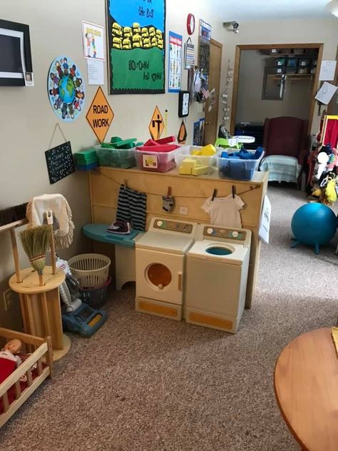 Home Dramatic Play Preschool, Dramatic Corner Preschool Ideas, Home Center Preschool, Discovery Corner Preschool, Home Center Ideas Dramatic Play, House Area Preschool Dramatic Play, Home Corner Preschool Pretend Play, Home Corner Provocations, Preschool Rooms