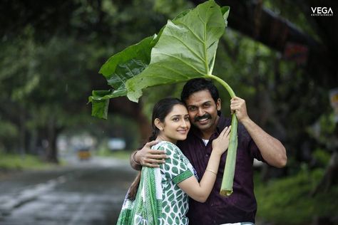 Marriage Snap, Sayesha Saigal, Surya Actor, Romantic Couple Images, Movie Pic, Couple Silhouette, Muslim Couple, Film Images, Bollywood Couples