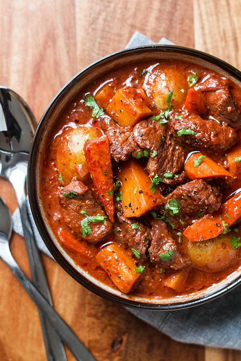 Slow Cooker Beef Stew with Butternut, Carrot and Potatoes Slow Cooker Recipes Beef Stew, Tasty Beef Stew, Slow Cooker Recipes Beef, Beef Stew Crockpot, Healthy Beef, Slow Cooker Beef Stew, Crockpot Recipes Beef, Carrots And Potatoes, Crockpot Beef