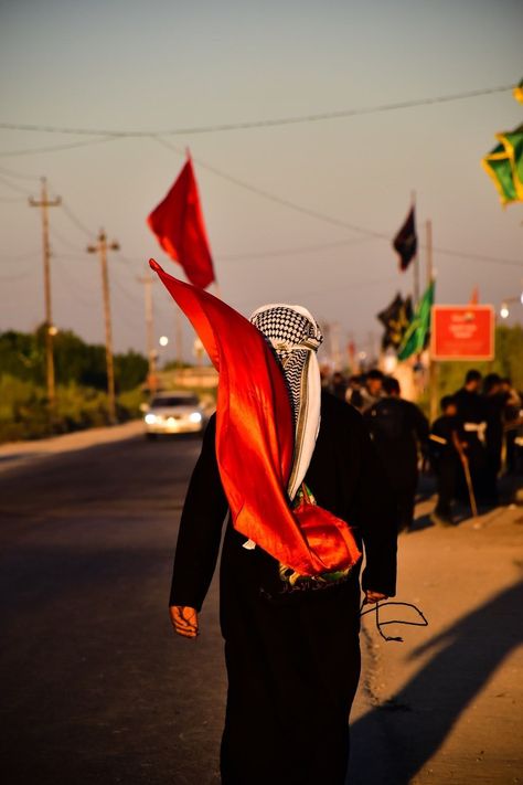 Arbaeen Walk Photography, Who Is Hussain, Ya Hussain Wallpaper, Karbala Photos, Karbala Video, Karbala Pictures, Medical Pictures, Aesthetic Poetry, Go Wallpaper