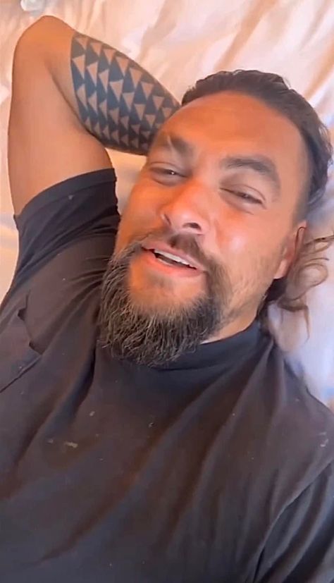 Jason Momoa Hair, Jason Momoa Body, Aquaman Actor, Jason Momoa Lisa Bonet, Jason Momoa Shirtless, Jason Momoa Aquaman, Nikki And Brie Bella, Miley Cyrus Style, Nice Meeting You