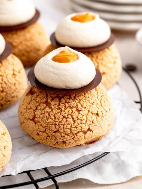 Choux au Craquelin with Coffee Cream and Dulce de Leche — Julie Marie Eats Cream Puff Flavors, Choux Cream, Top Run, Choux Buns, Creme Puff, Fancy Desserts Recipes, Creative Dessert Recipes, Fine Dining Desserts, Cream Puff Recipe