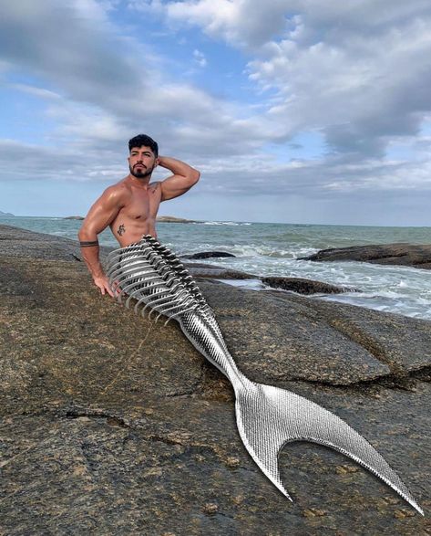 TERRENCE ZHOU (@bad_binch_tongtong) • Instagram photos and videos Merman Tails, Male Mermaid, Fantasy Mermaids, Mermaid Drawings, Mermaids And Mermen, Shirtless Men, Mermaid Tail, Book Ideas, Celebrities Male