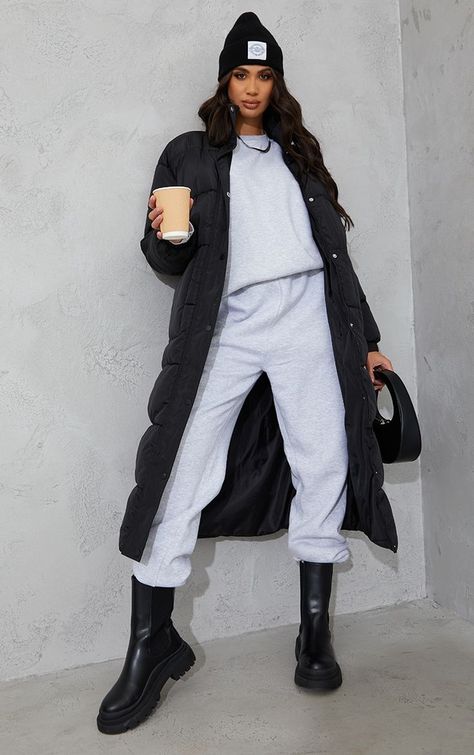 Long Black Puffer Coat Outfit, Black Puffer Coat Outfit, Bonfire Night Outfits, Maxi Puffer Coat, Puffer Coat Outfit, Winter Date Night Outfits, Winter Coat Outfits, Cold Fashion, Black Puffer Coat