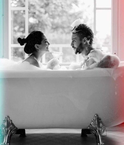 Couples Bathtub, Bath Couple, Photoshop Pics, Human Poses Reference, Human Poses, Pre Wedding Photoshoot, Bath Tub, Pose Reference Photo, Bubble Bath