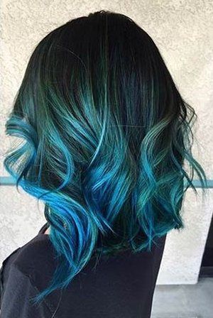 Green to teal ombre Geode Hair, Teal Hair Dye, Teal Ombre Hair, Hair Dye Shades, Colored Hair Tips, Teal Hair, Ombré Hair, Hair Color Blue, Dye My Hair