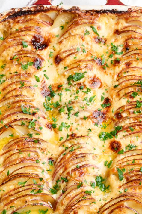 Scalloped Potatoes Au Gratin Potatoes Au Gratin Recipe, Scalloped Potatoes Au Gratin, Baked Scalloped Potatoes, Homemade Macaroni Cheese, Cheesy Corn Casserole, Batch Baking, Au Gratin Potato Recipes, Cream Cheese Sauce, Au Gratin Recipes