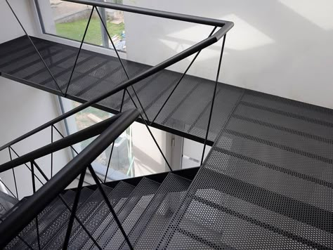 Perforated Metal for Floor and Stair Tread Metal Decking Floor, Perforated Metal Stairs, Metal Grate Floor, Perforated Stairs, Perforated Floor, Patio Stairs, Cahuita, Metal Deck, Escalier Design