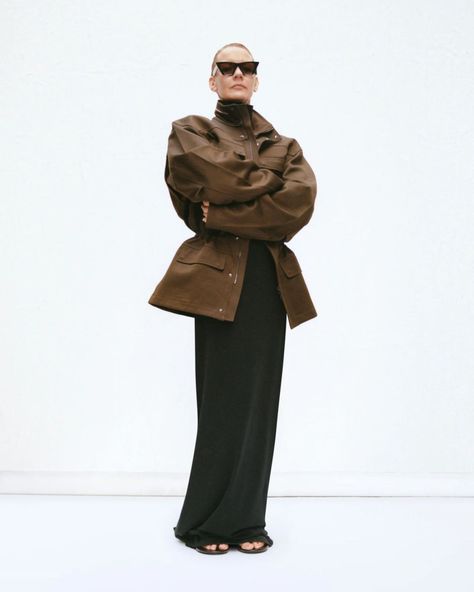 Minimalist Style - Sandra Hüller by Tyrone Lebon for Phoebe Philo... Sandra Hüller, Tyrone Lebon, Street Style Aesthetic, Fashion Campaign, Campaign Fashion, Beige Boho, Unique Outfit, Phoebe Philo, Fashion Campaigns