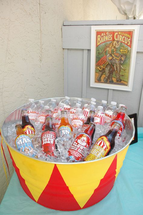 Carnival Drinks, Painted Galvanized Buckets, Carn Evil, Valentine Banquet, Halloween Car Decorations, Haunted Carnival, Circus Birthday Party Theme, Party Activities Kids, Diy Carnival