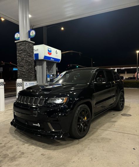 Track Hawk Jeep, Track Hawk, Car Dump, Jeep Grand Cherokee Srt, Dream Cars Mercedes, Dodge Muscle Cars, Dream Cars Jeep, Challenger Srt, Dodge Challenger Srt